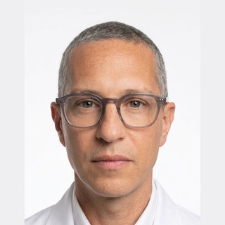 עמית בן זקן, בעלים ומטפל לייזר בקליניקת CABELO להסרת שיער בלייזר בגבעתיים