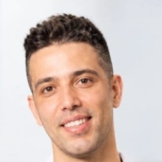 ד״ר מעיין רחמים, רופא המעניק ייעוץ ברפואה אסתטית בקליניקת CABELO בגבעתיים